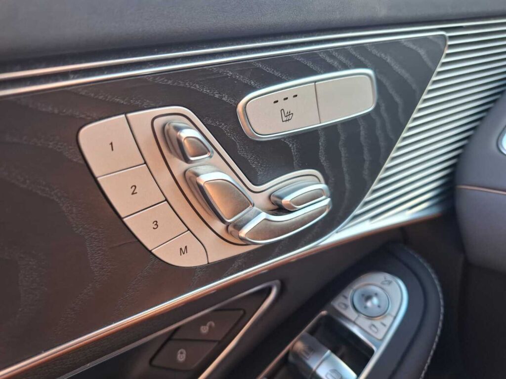 Mercedes-Benz EQC 2020 Musta