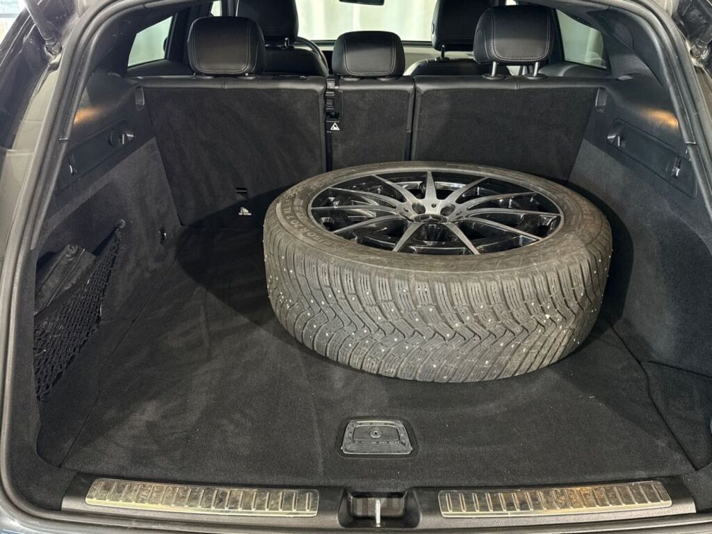 Mercedes-Benz EQC 2020 Musta