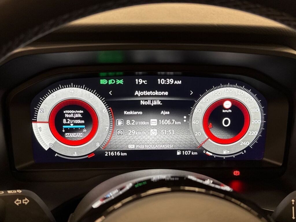 Nissan Qashqai 2023 Musta