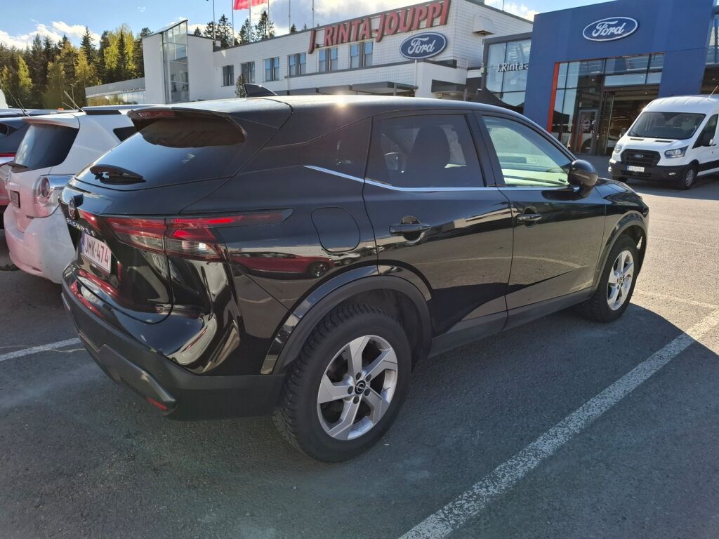 Nissan Qashqai 2023 Musta
