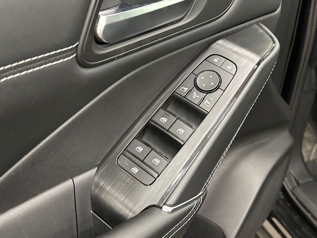 Nissan Qashqai 2023 Musta