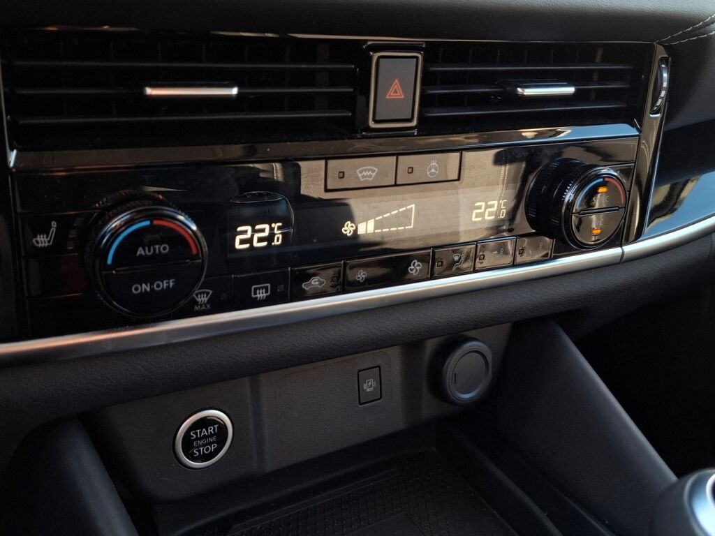 Nissan Qashqai 2023 Musta