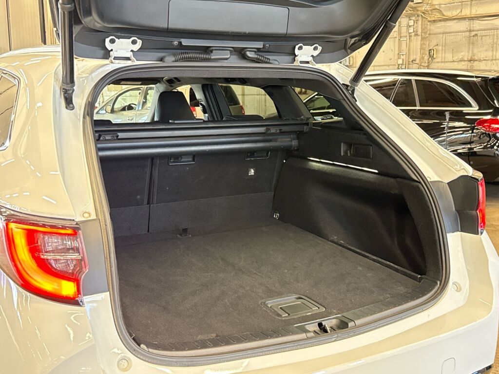 Toyota Corolla 2022 Valkoinen