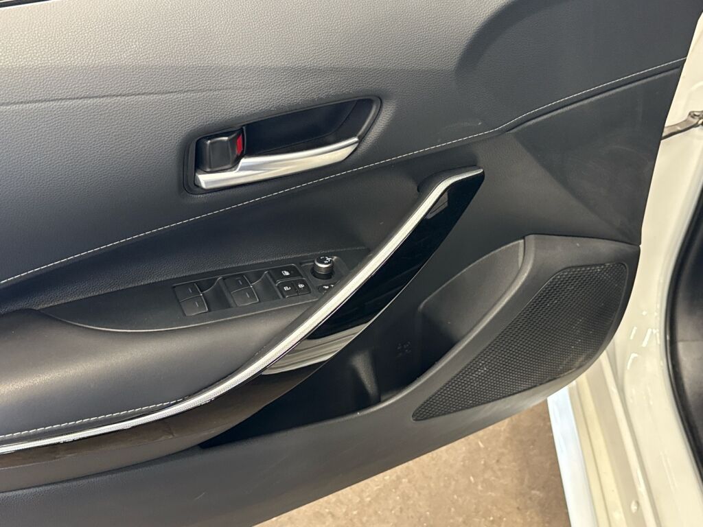 Toyota Corolla 2022 Valkoinen