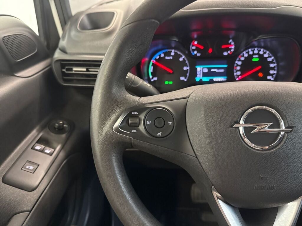 Opel Combo-e 2022 Valkoinen