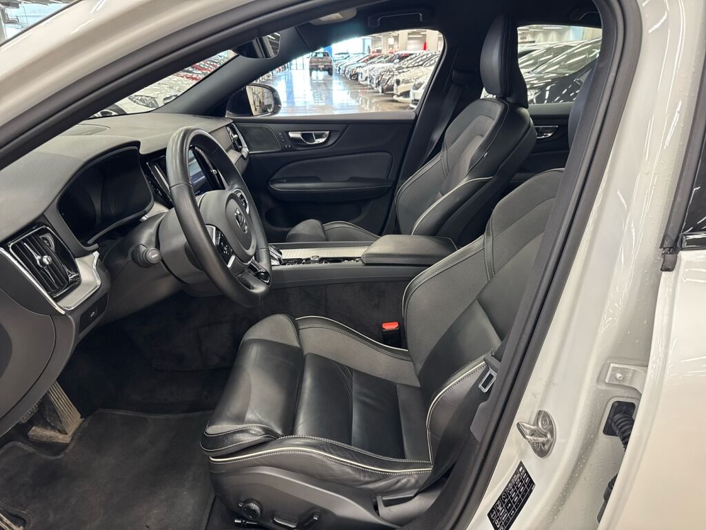 Volvo S60 2023 Valkoinen