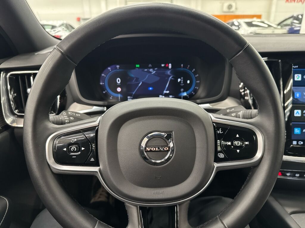Volvo S60 2023 Valkoinen