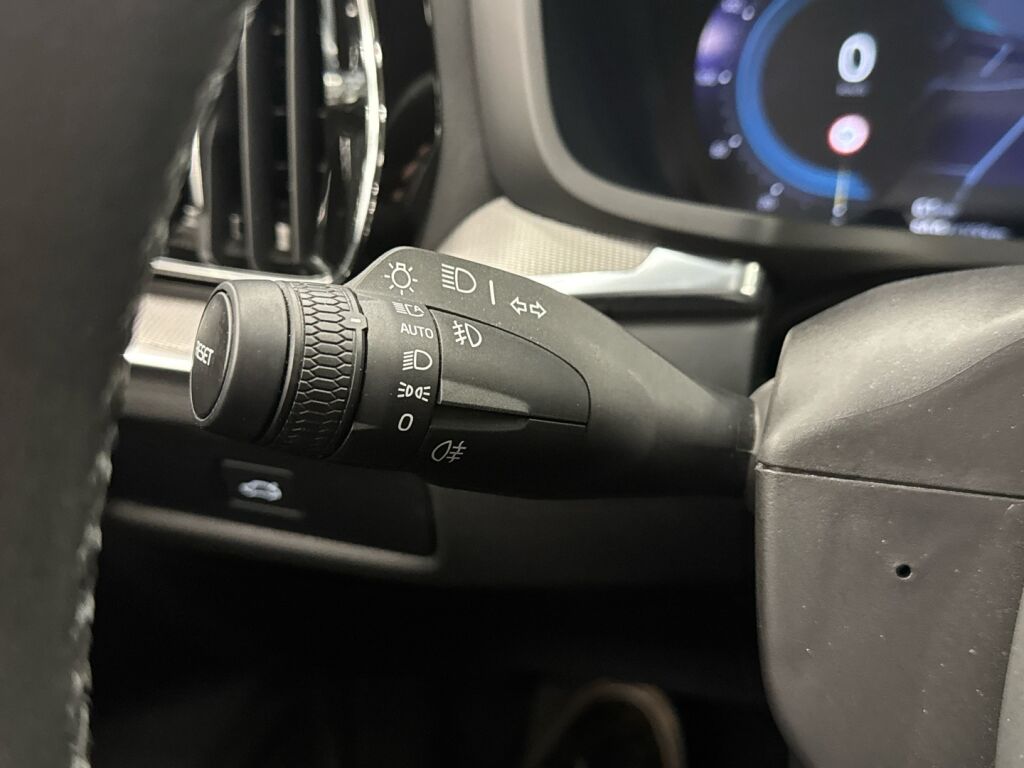 Volvo S60 2023 Valkoinen