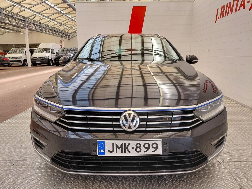 Volkswagen Passat 2016 Musta