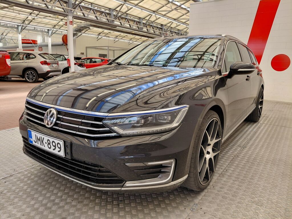 Volkswagen Passat 2016 Musta