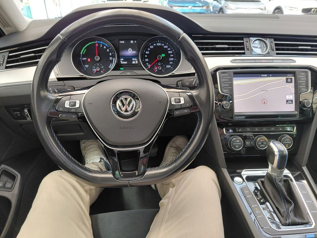 Volkswagen Passat 2016 Musta