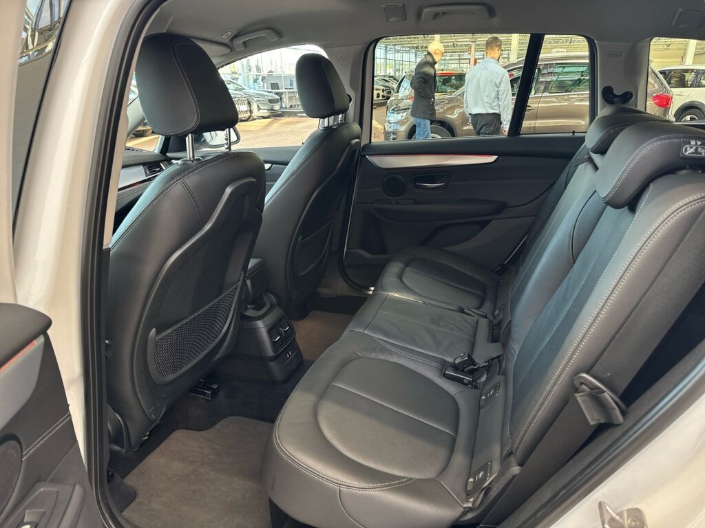 BMW 218 2022 Valkoinen