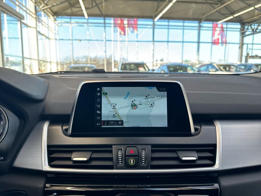 BMW 218 2022 Valkoinen