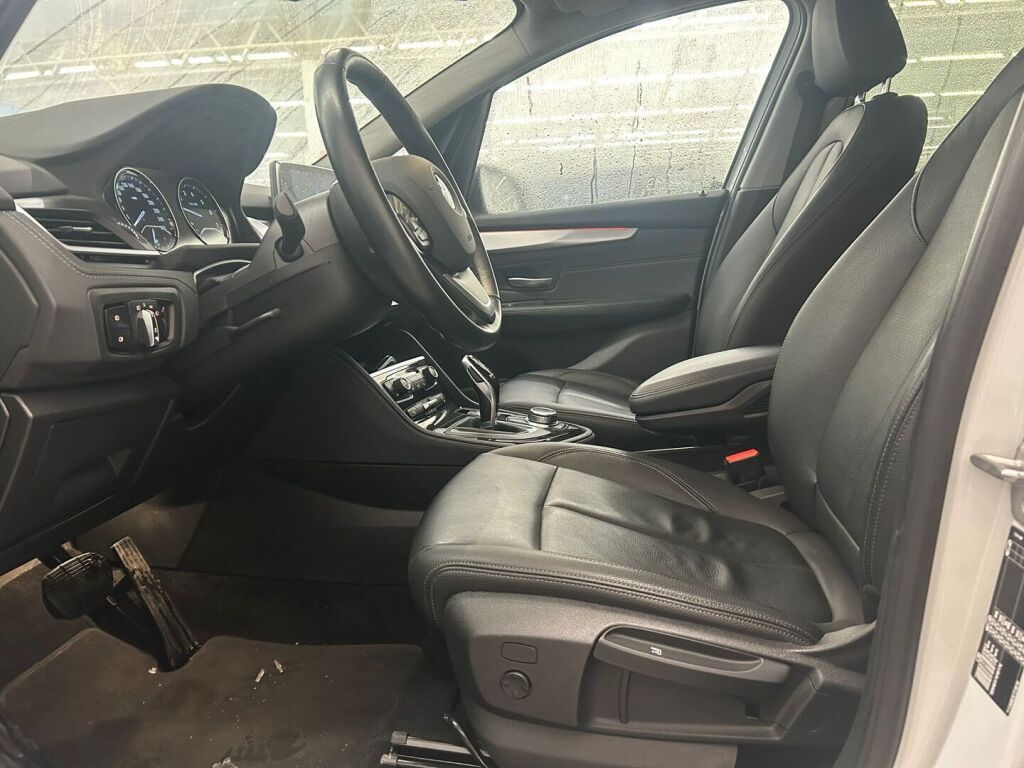 BMW 218 2022 Valkoinen