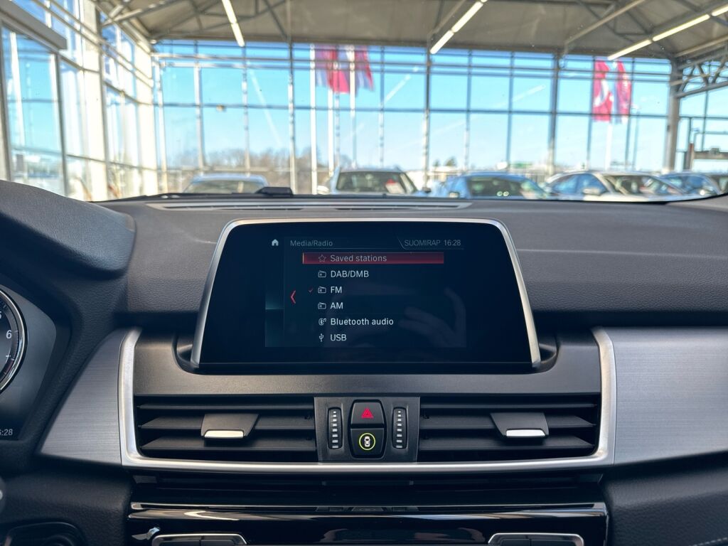 BMW 218 2022 Valkoinen