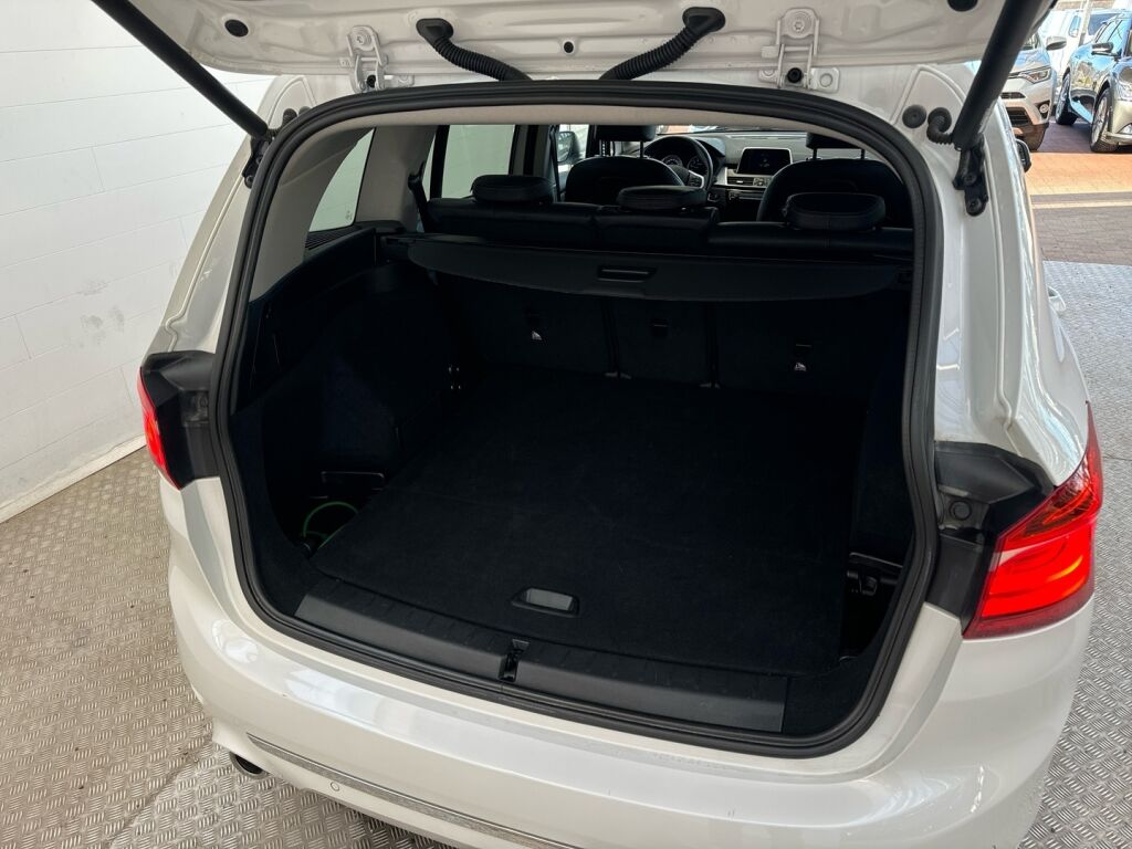 BMW 218 2022 Valkoinen