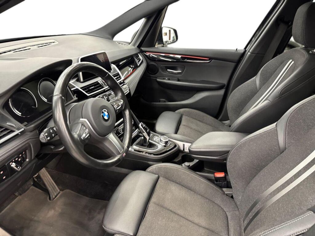 BMW 218 2022 Musta