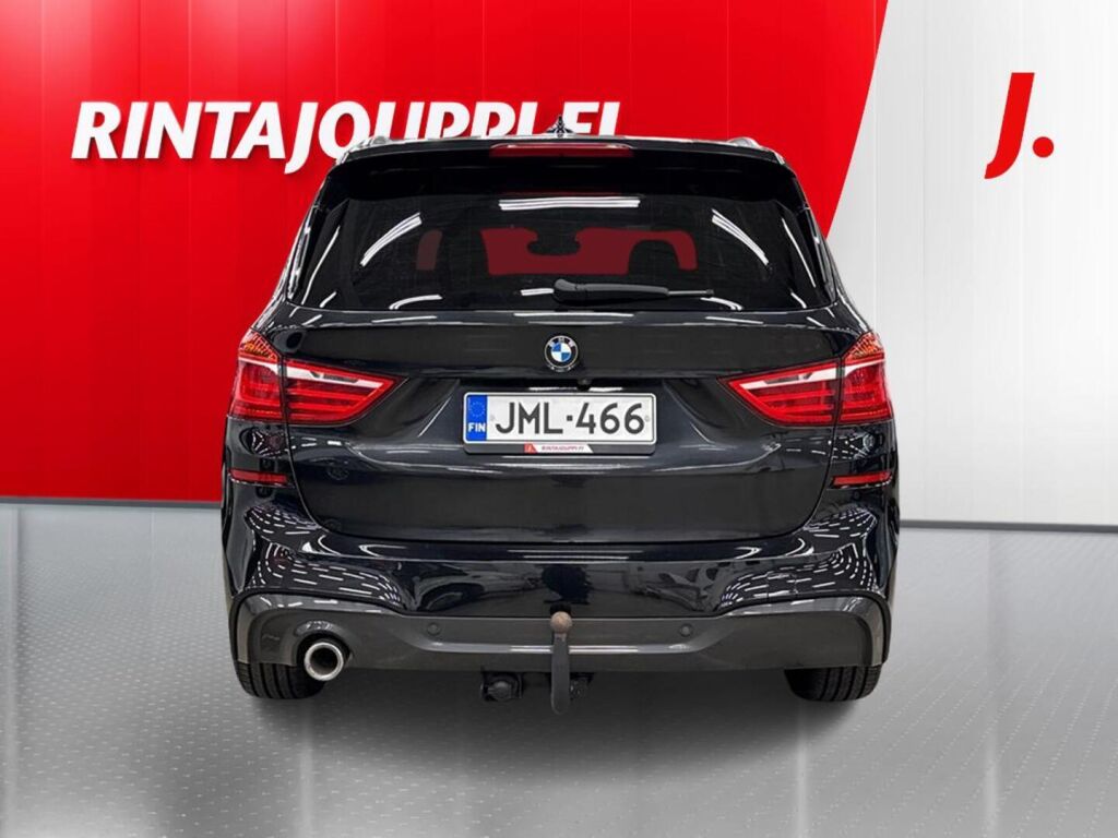 BMW 218 2022 Musta