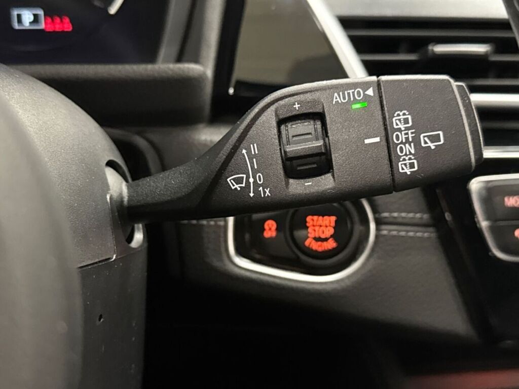 BMW 218 2022 Musta