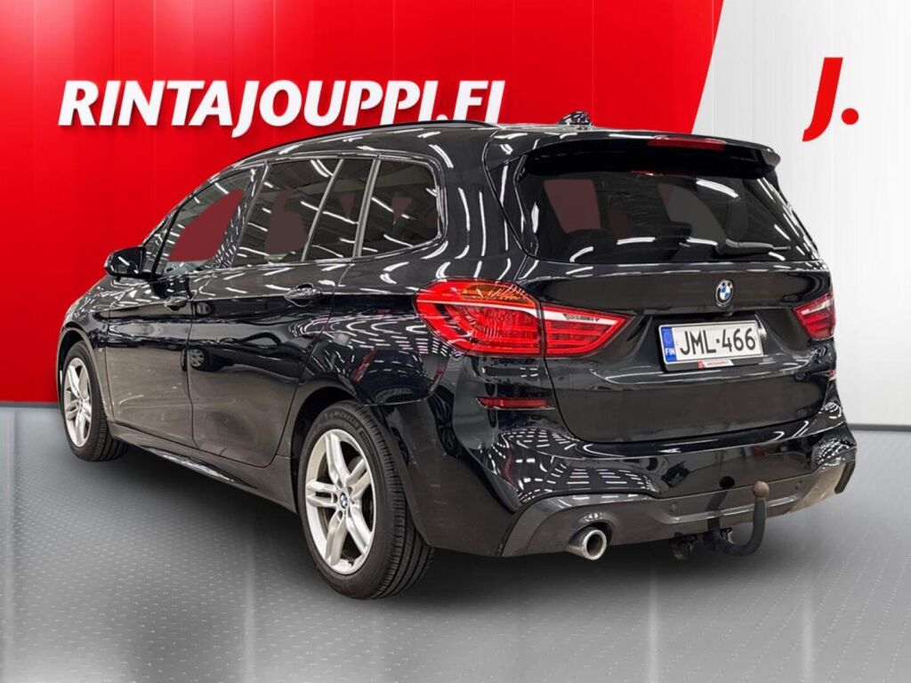 BMW 218 2022 Musta