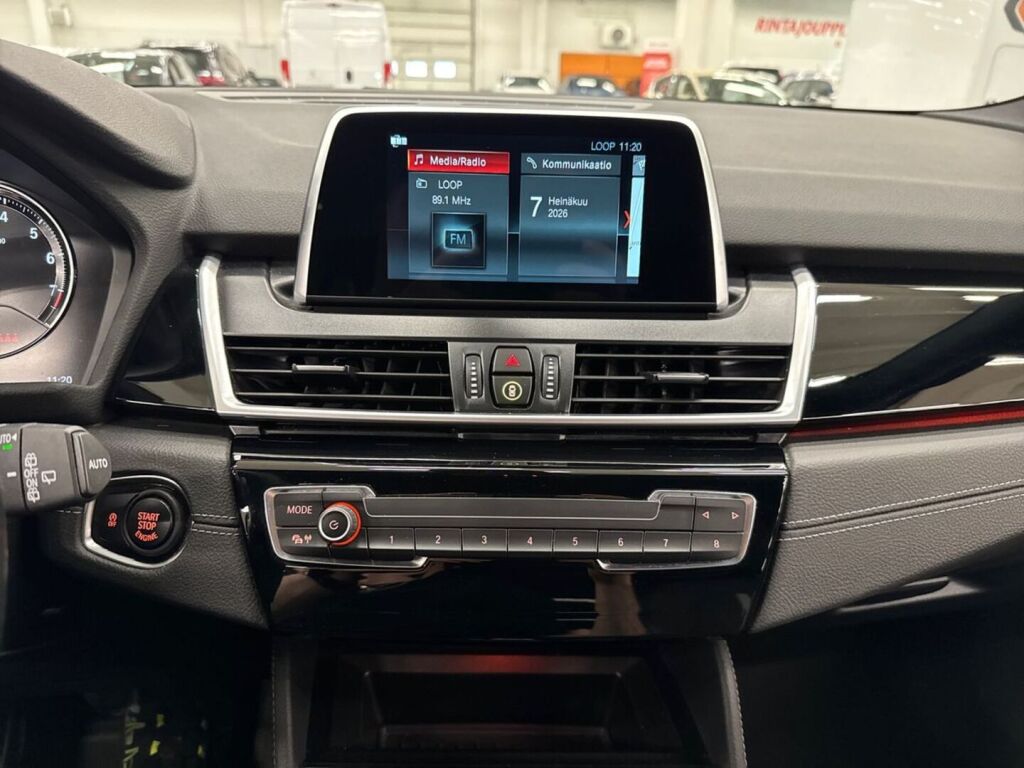 BMW 218 2022 Musta