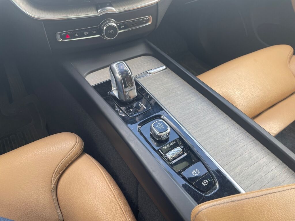 Volvo XC60 2018 Harmaa