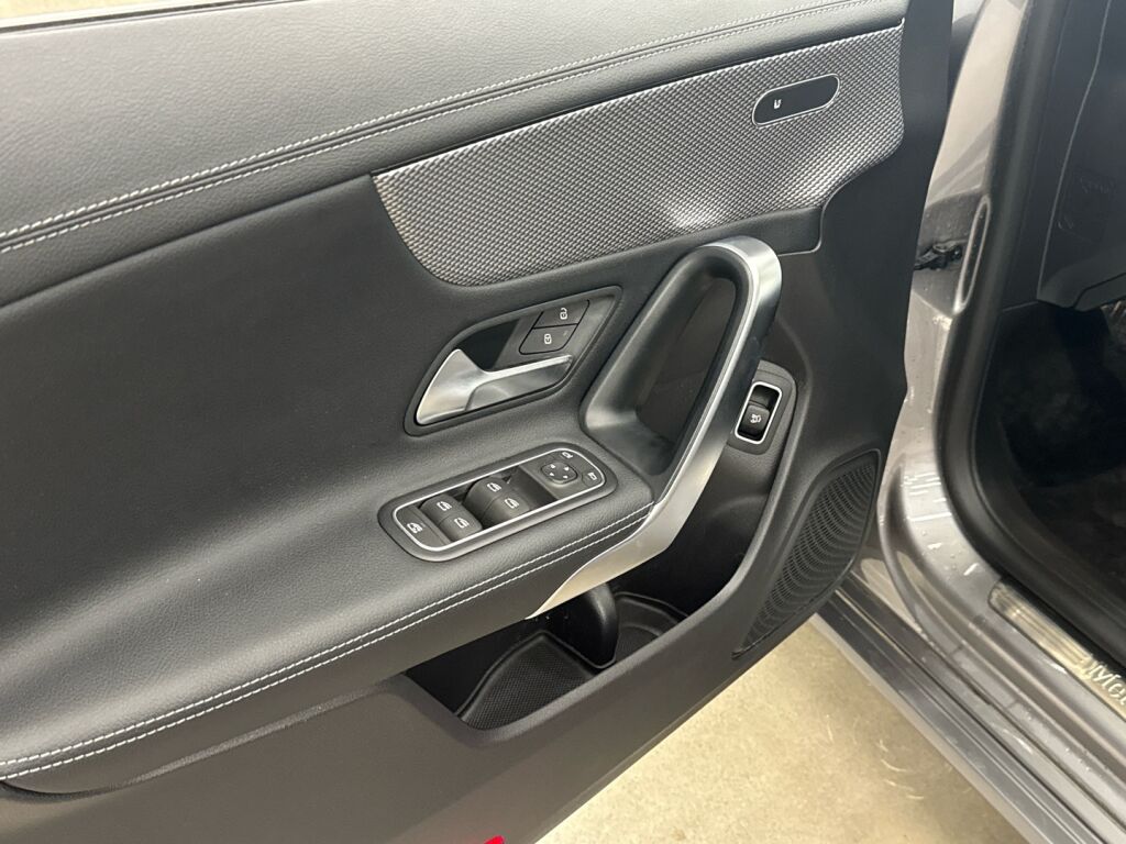 Mercedes-Benz CLA 2022 Harmaa