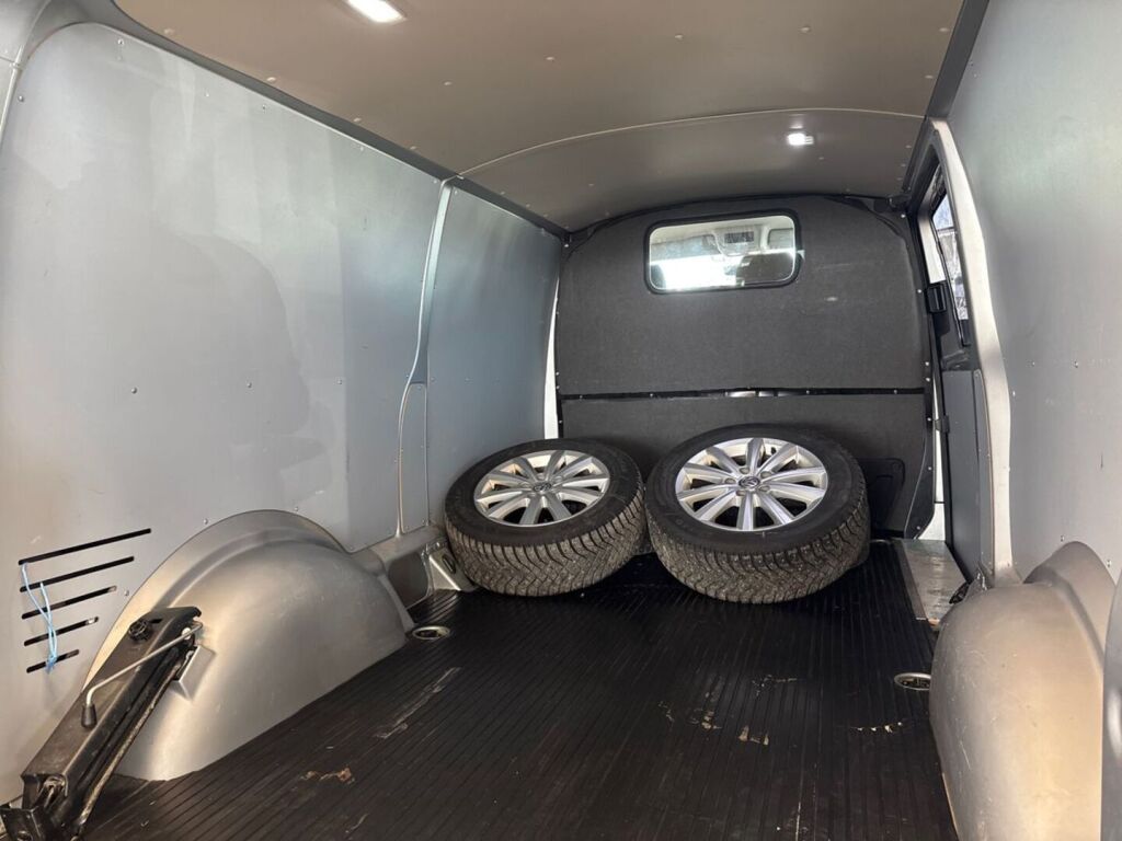 Volkswagen Transporter 2022 Harmaa