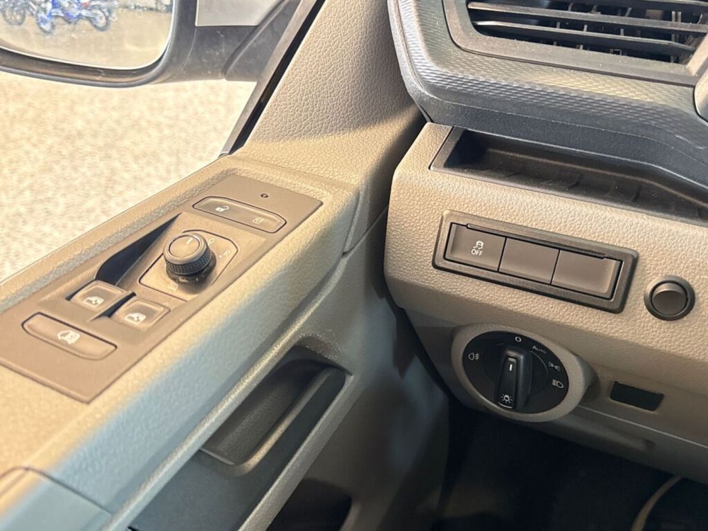 Volkswagen Transporter 2022 Harmaa