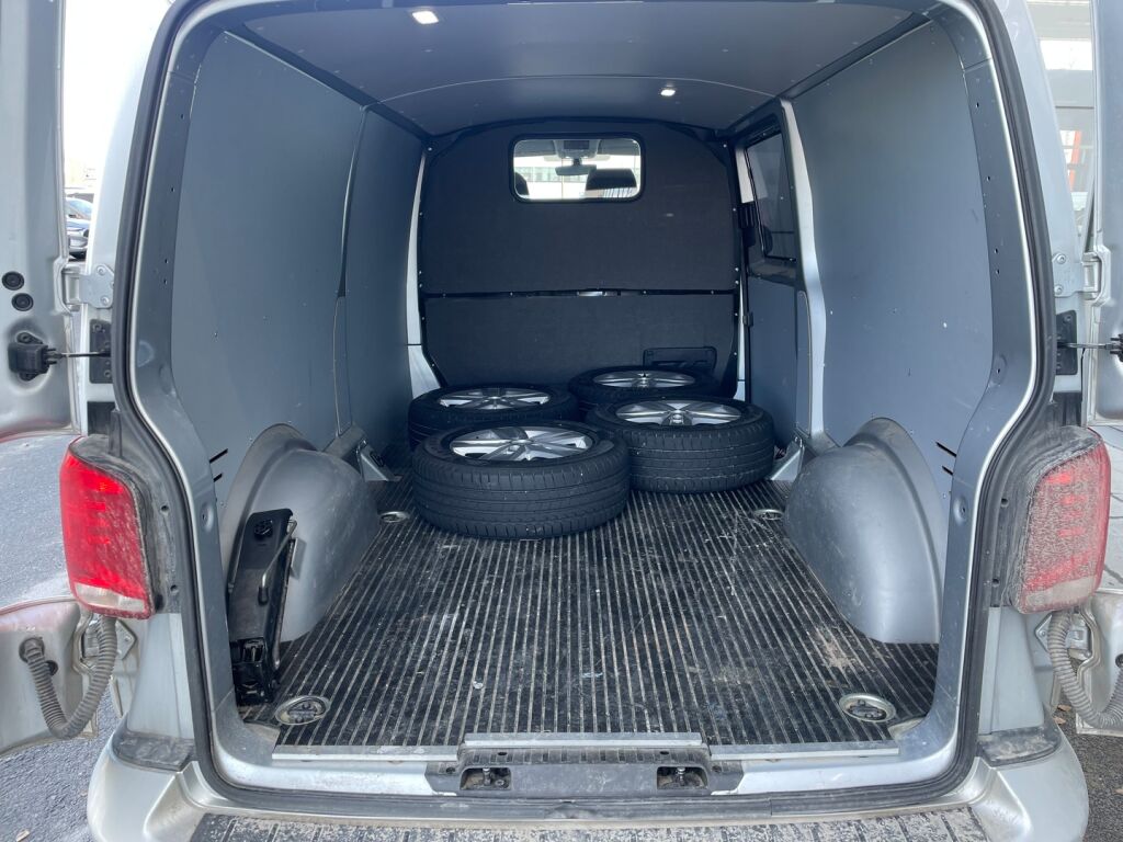 Volkswagen Transporter 2022 Harmaa