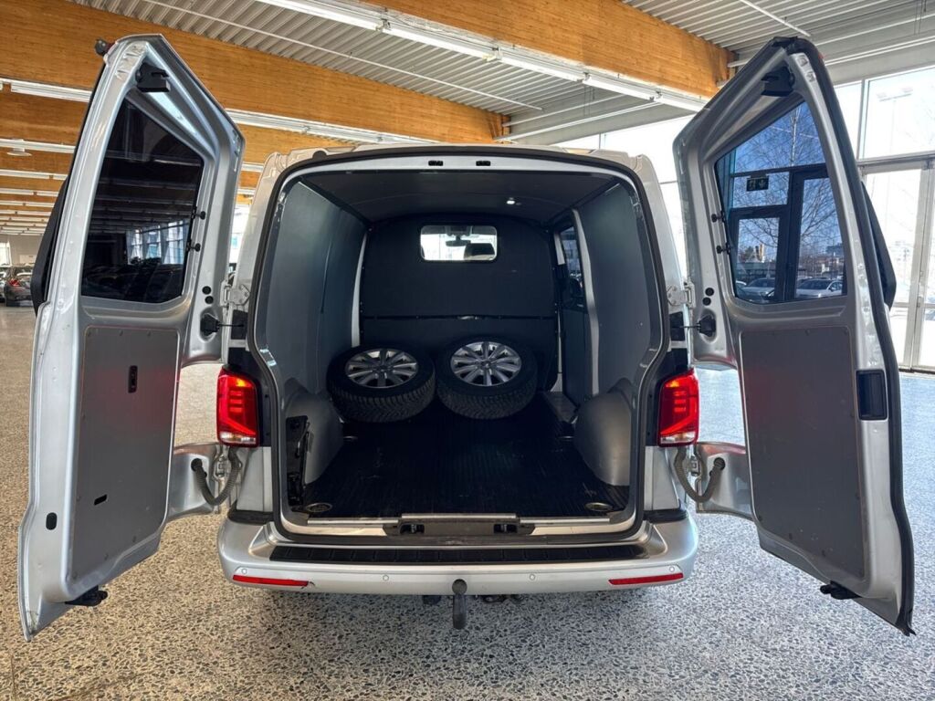 Volkswagen Transporter 2022 Harmaa