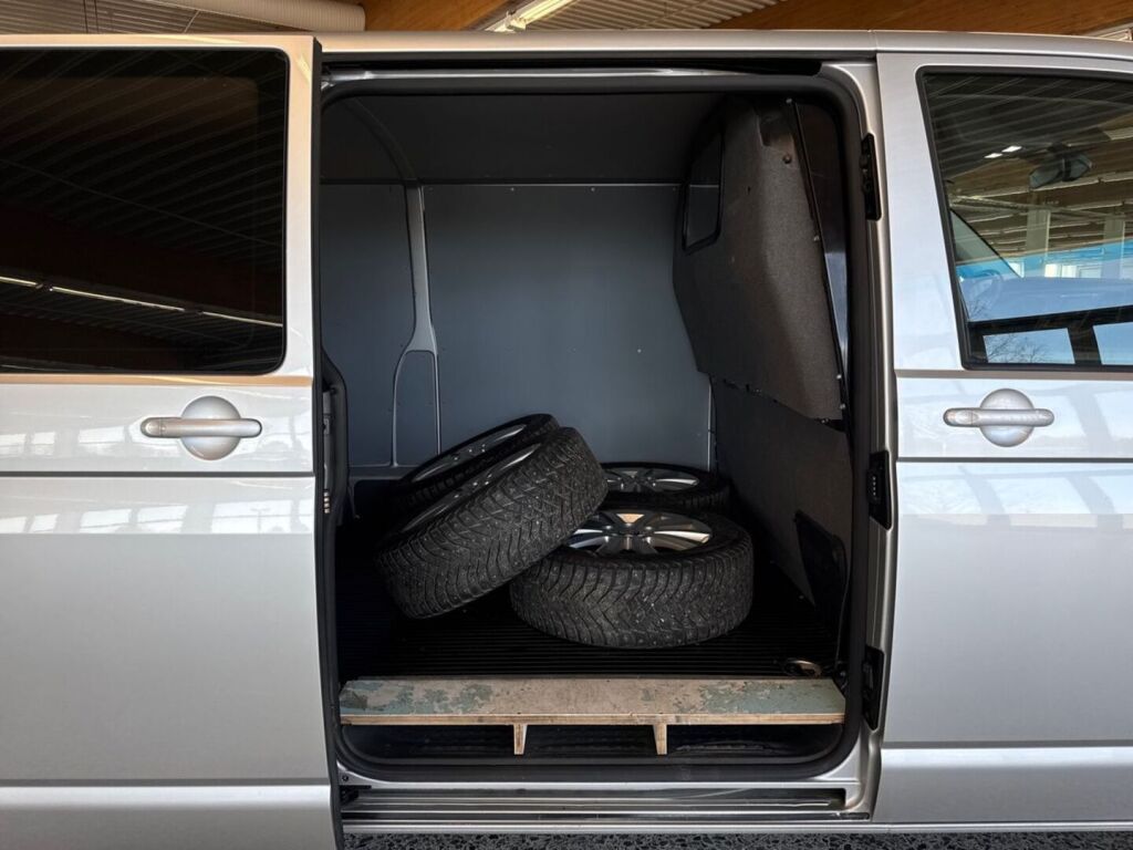 Volkswagen Transporter 2022 Harmaa