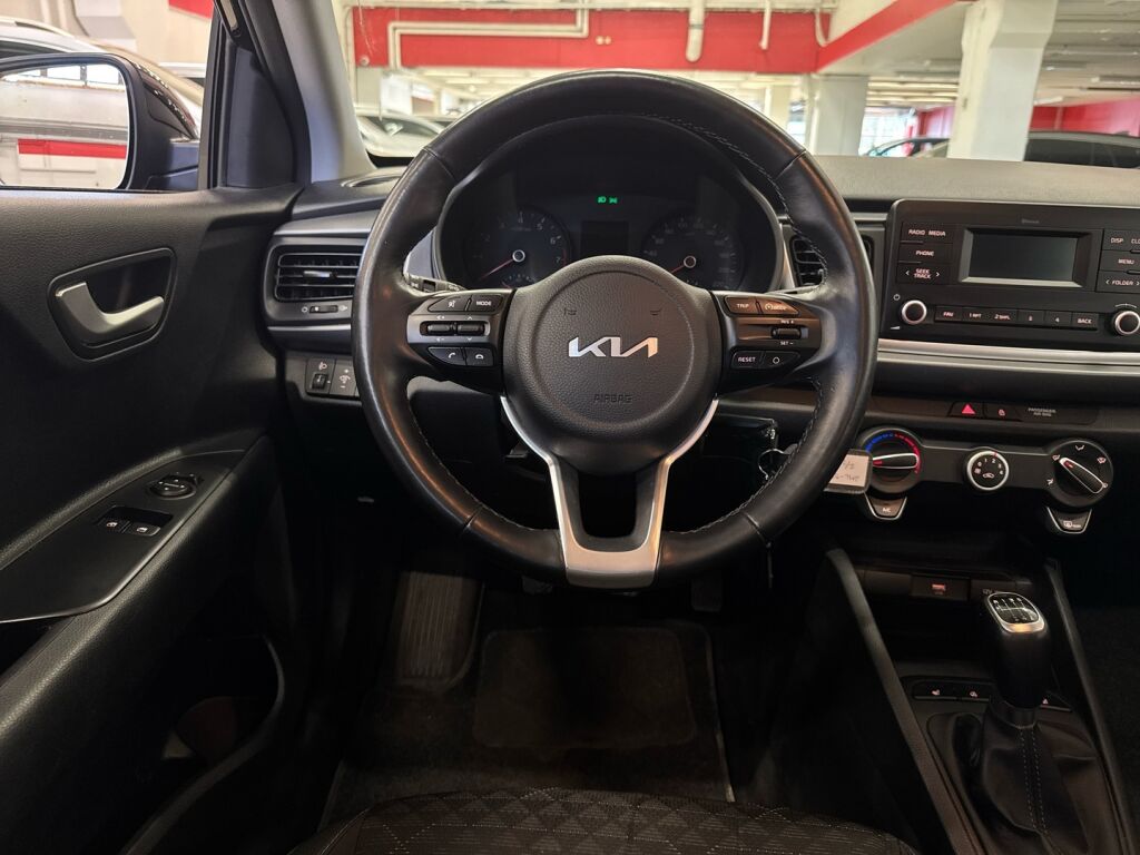 Kia Rio 2022 Musta