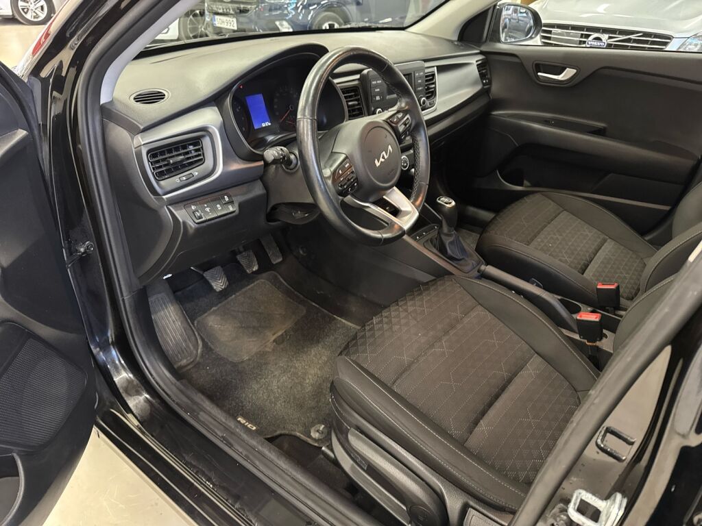 Kia Rio 2022 Musta