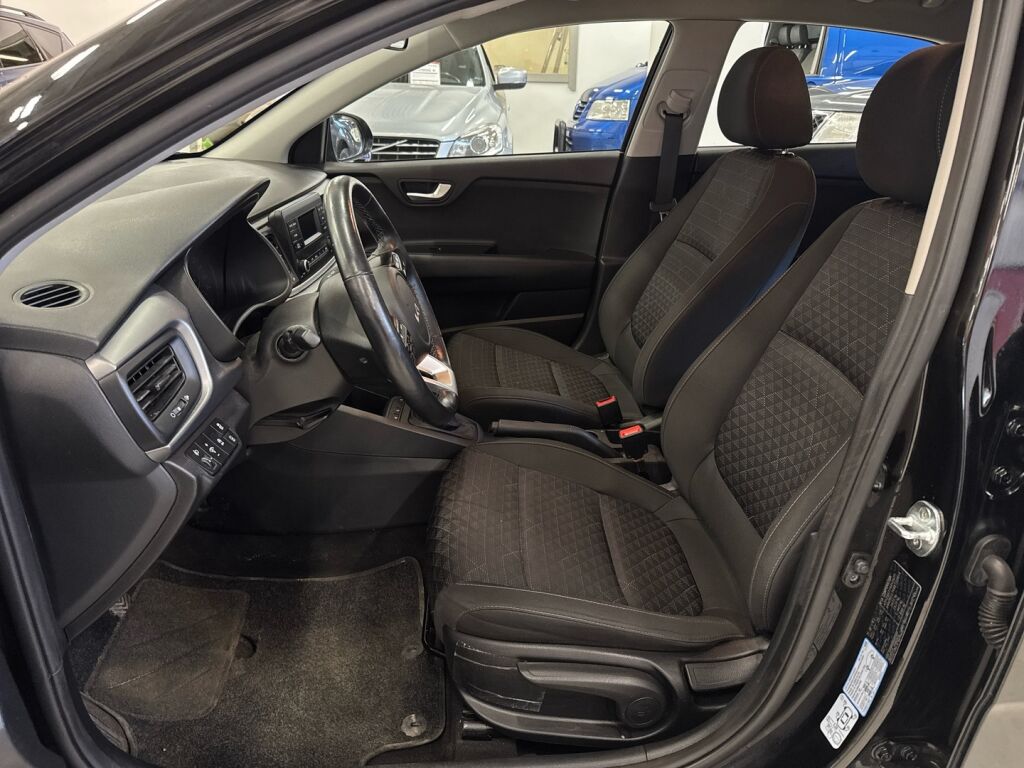 Kia Rio 2022 Musta