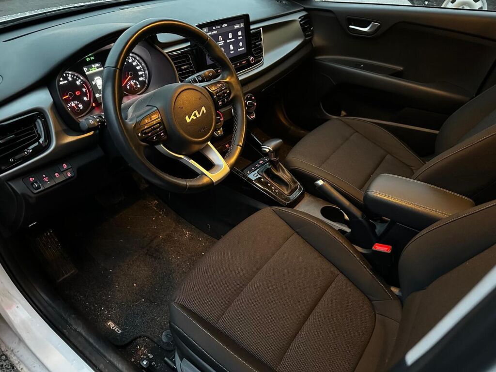 Kia Rio 2023 Valkoinen