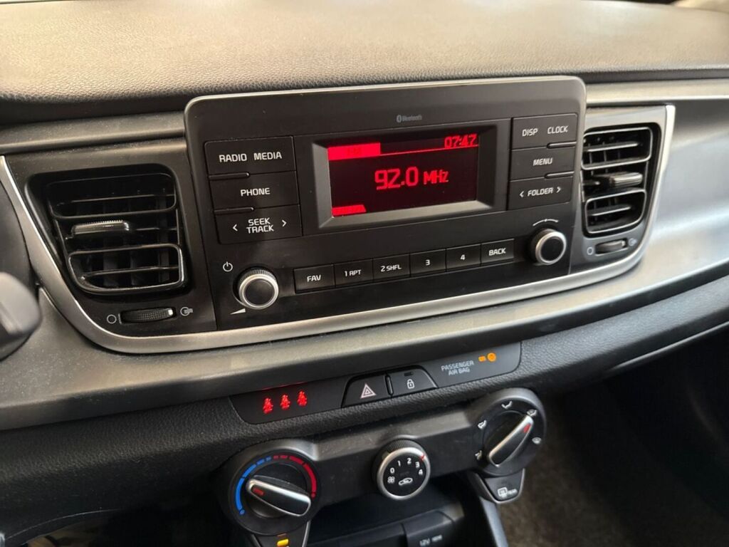 Kia Rio 2023 Punainen