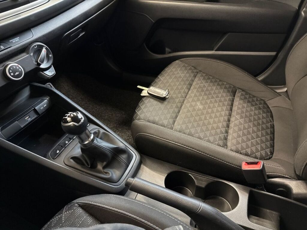 Kia Rio 2023 Punainen