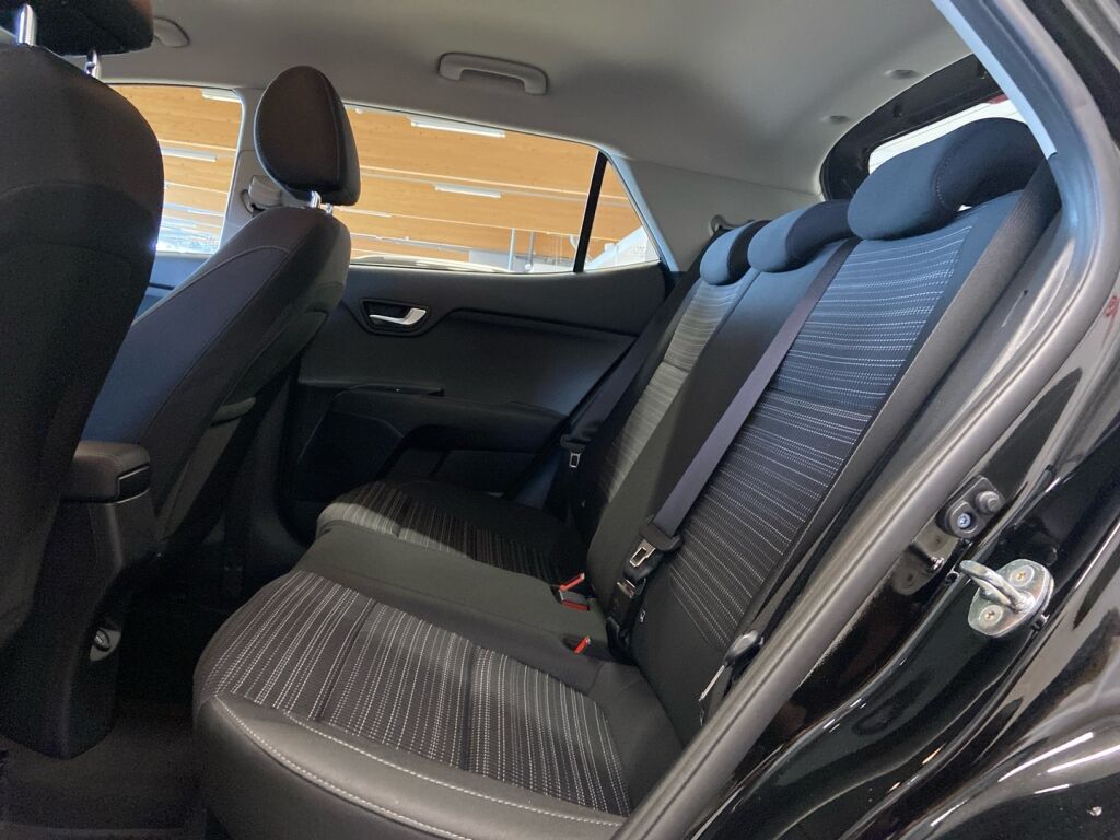 Kia Stonic 2022 Musta