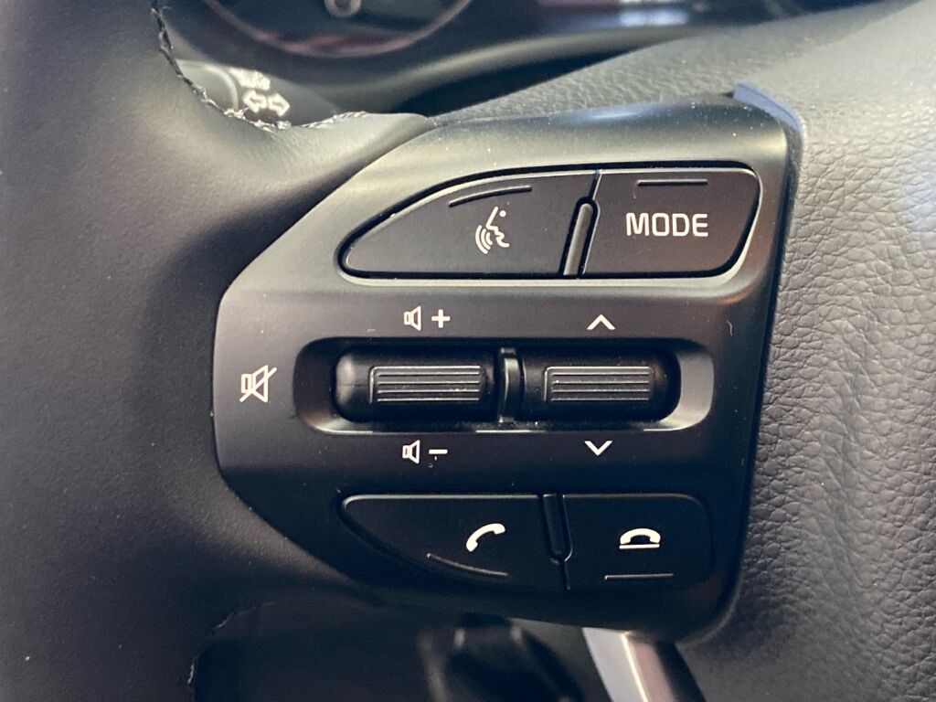 Kia Stonic 2022 Musta