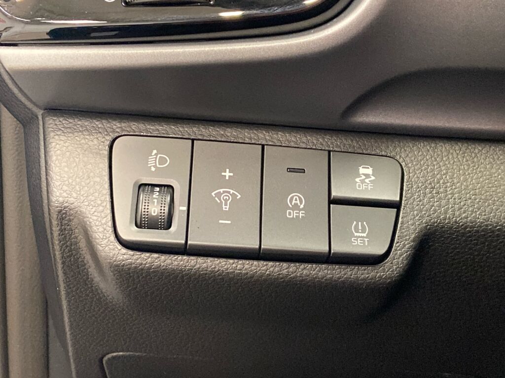 Kia Stonic 2022 Musta