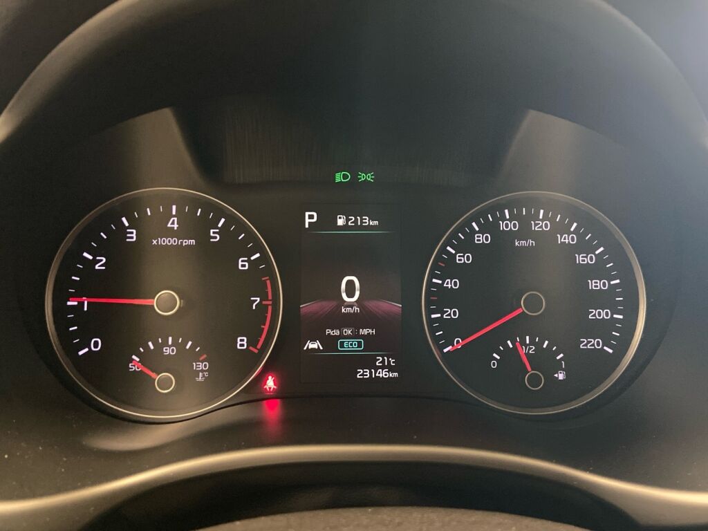 Kia Stonic 2022 Musta