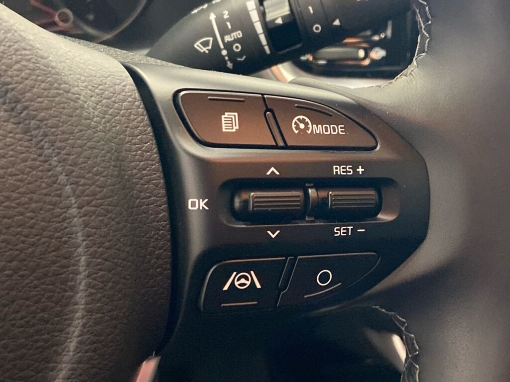 Kia Stonic 2022 Musta