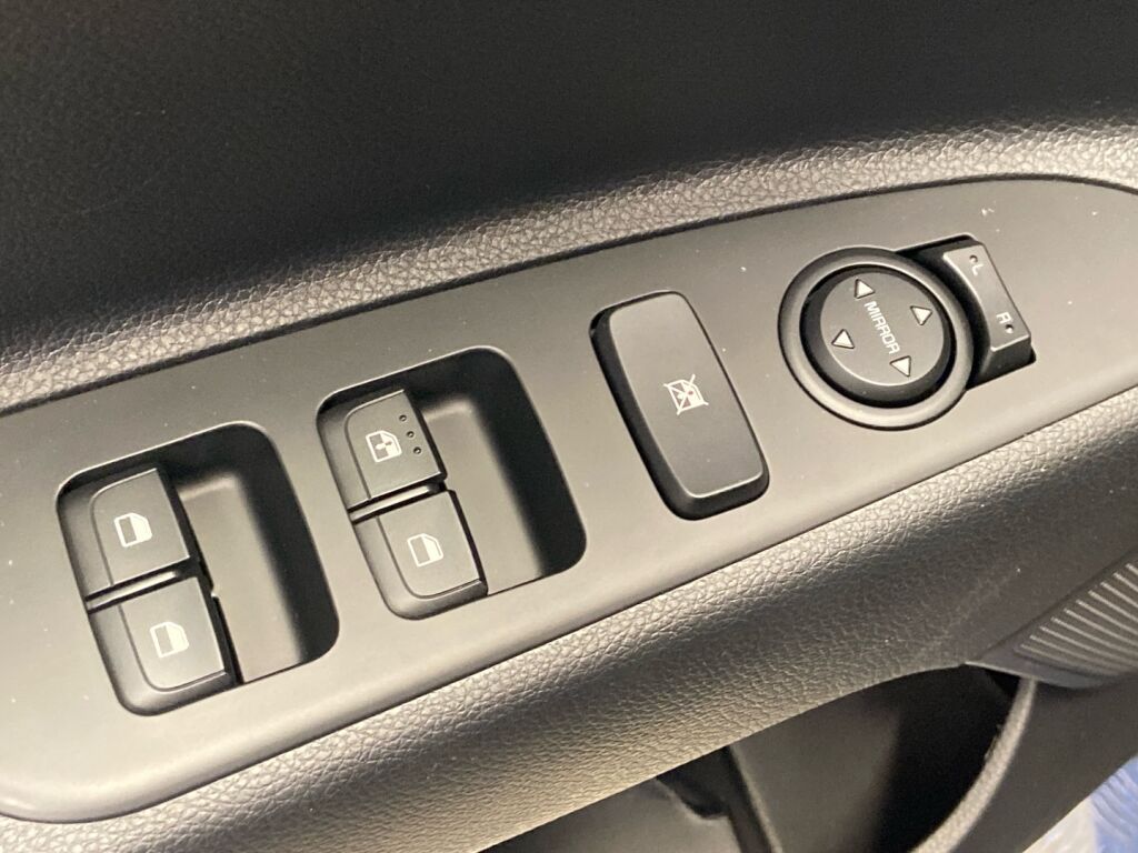 Kia Stonic 2022 Musta