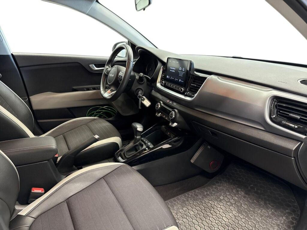 Kia Stonic 2022 Valkoinen