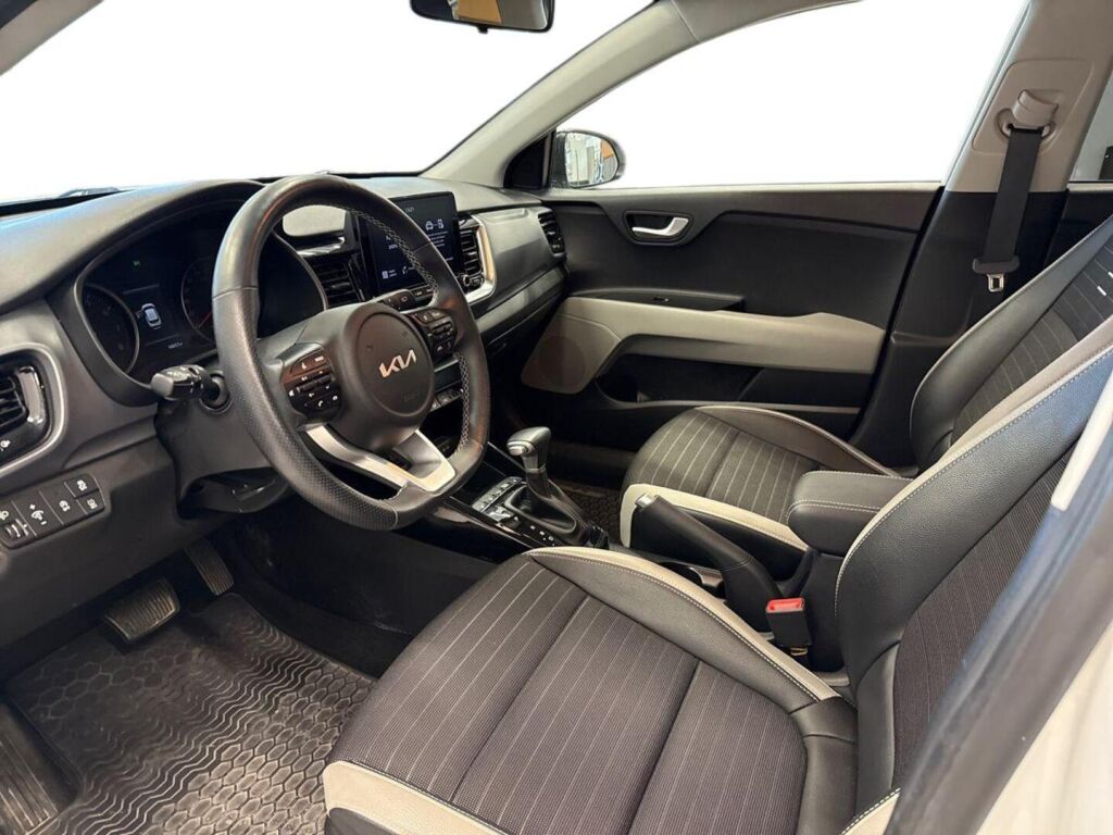 Kia Stonic 2022 Valkoinen
