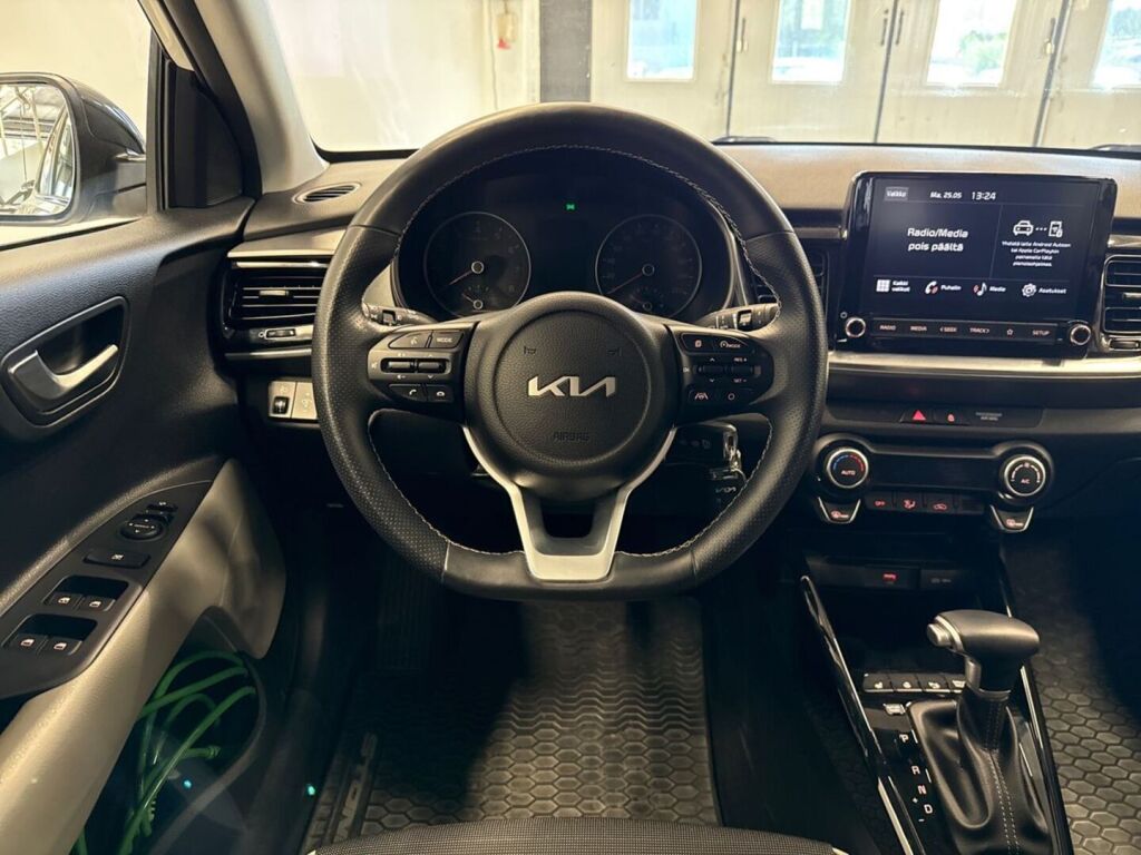 Kia Stonic 2022 Valkoinen