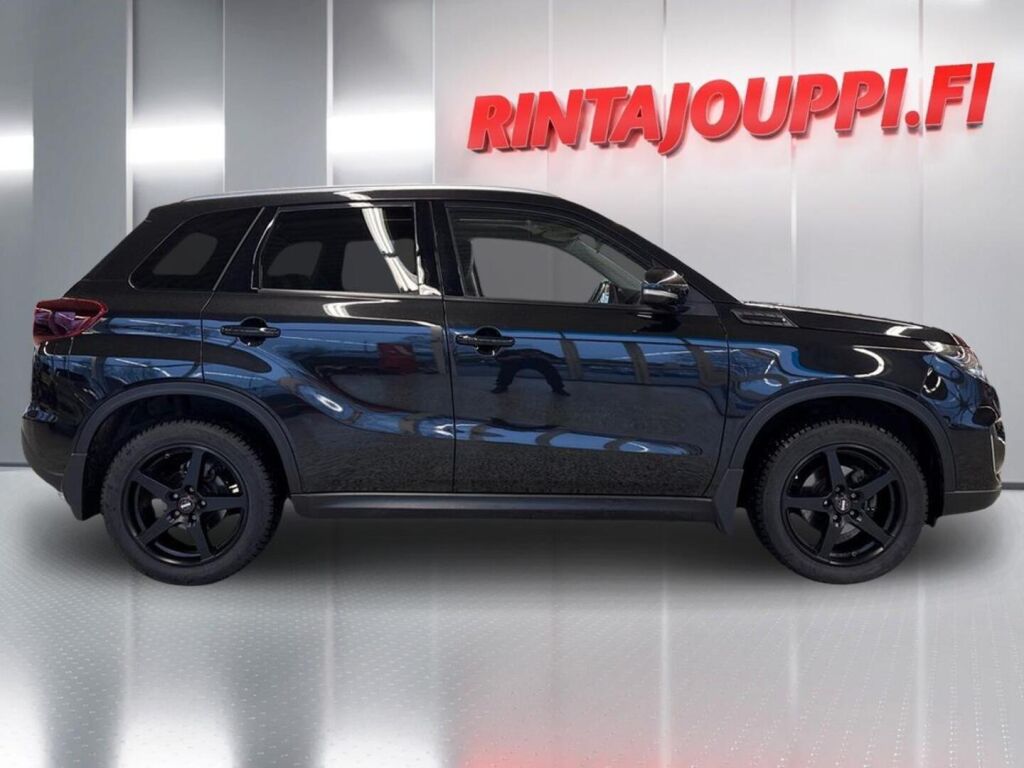 Suzuki Vitara 2022 Musta