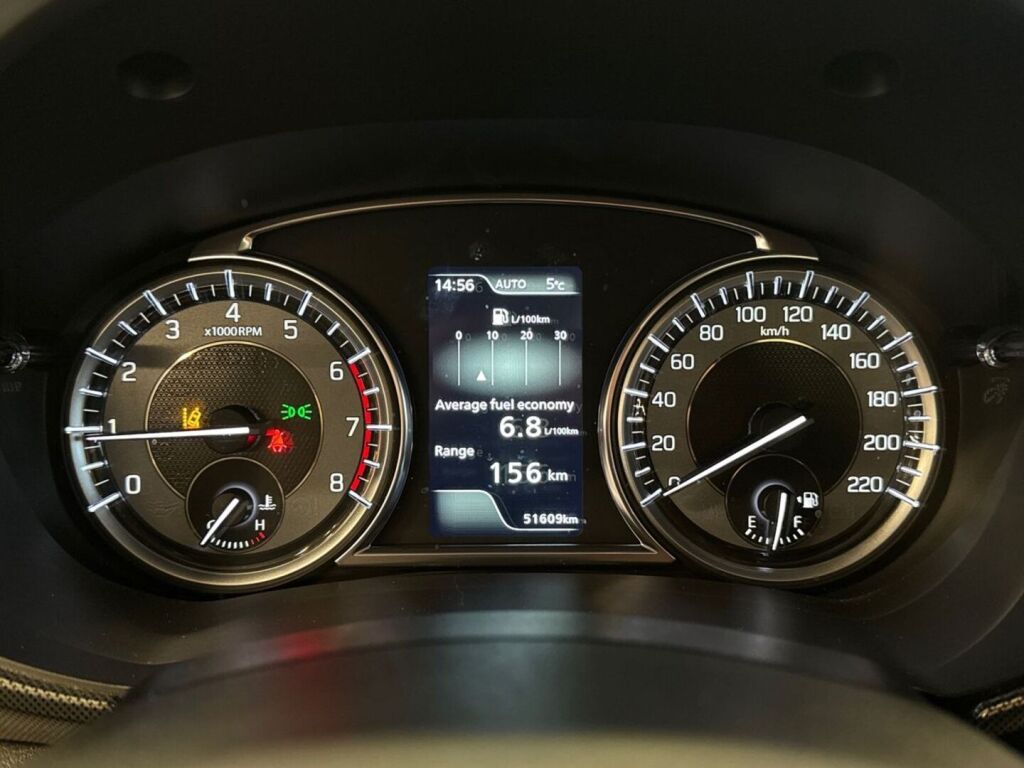 Suzuki Vitara 2022 Musta