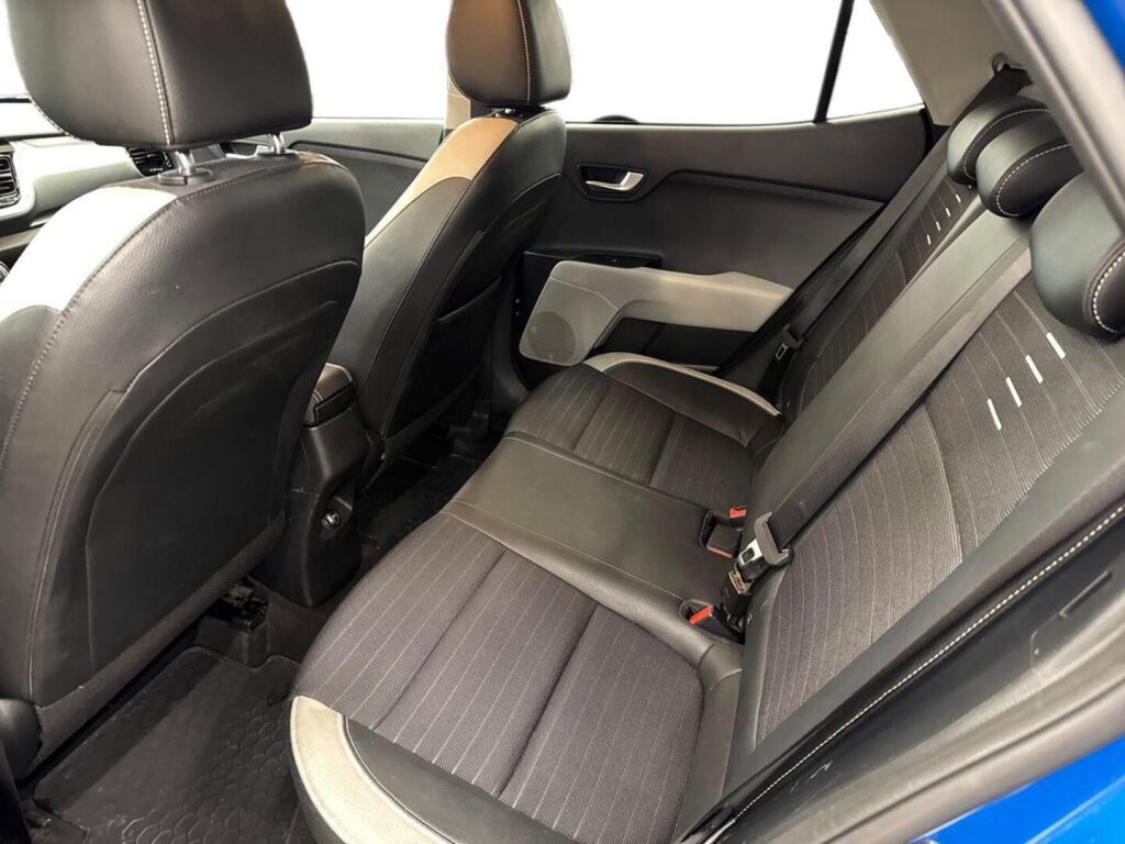 Kia Stonic 2022 Sininen